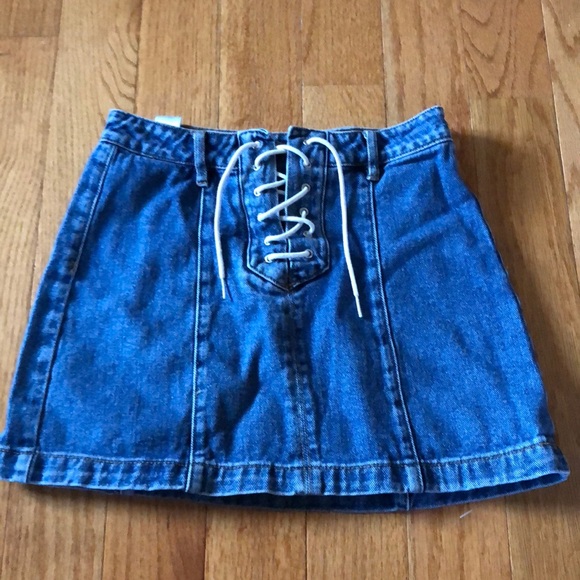 Kendall & Kylie Dresses & Skirts - Kendall and Kylie tied demon skirt